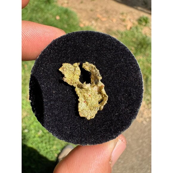 Gold on Quartz Crystal Nugget Specimen - Grass Valley, California - 1.8 grams - Picture 4 of 8